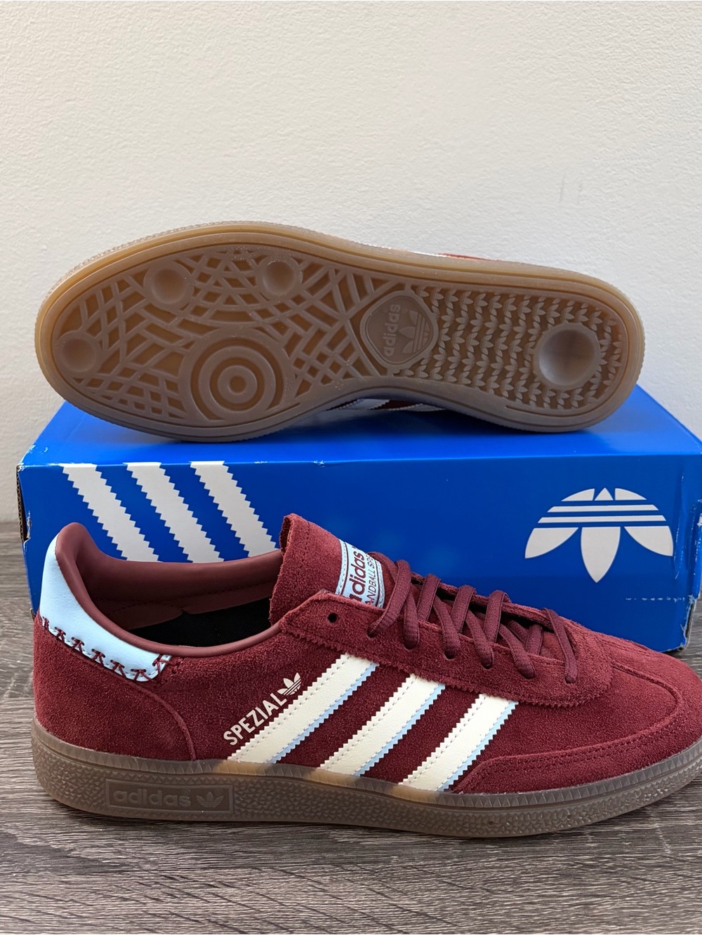 Men's Size 9.5 Adidas Spezial Suede Sneakers Burgundy with White Stripes